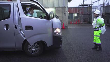 Construction Worker Bangs Married MILF